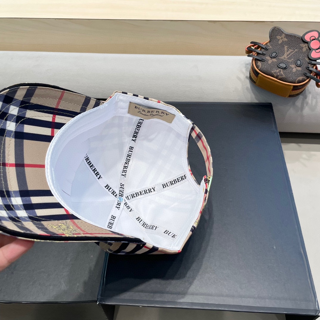 Burberry hat