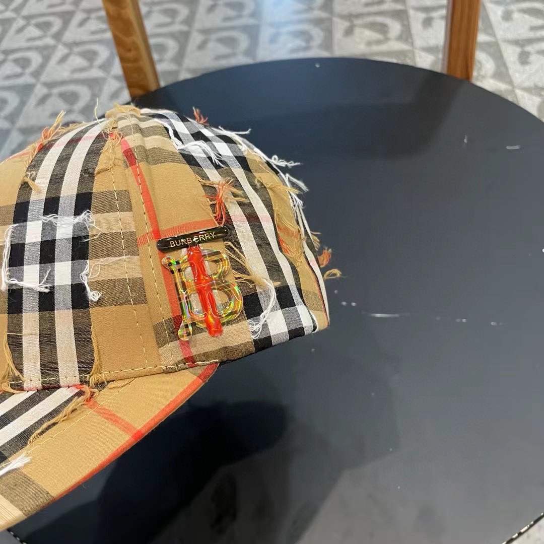 Burberry hat