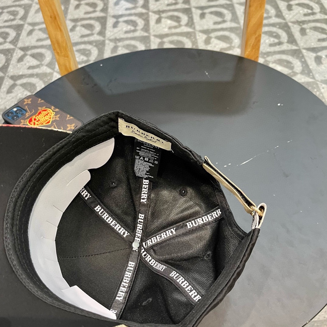 Burberry hat