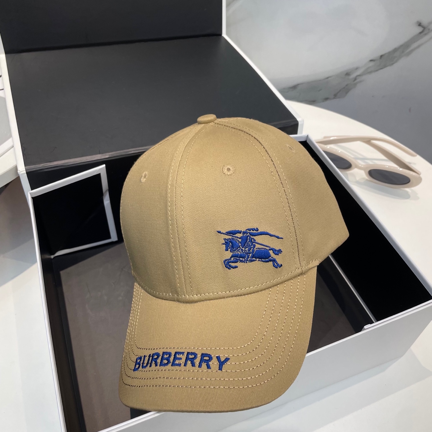 Burberry hat