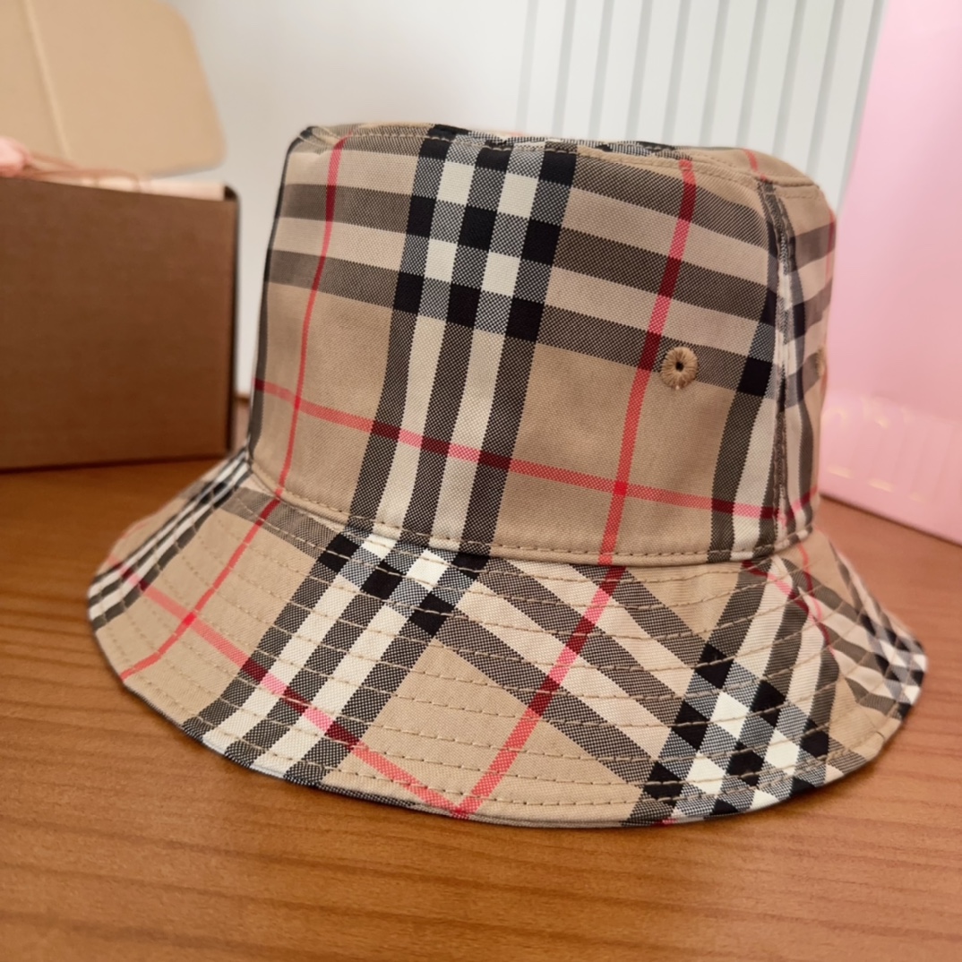 Burberry hat