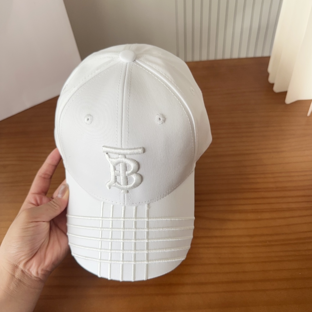 Burberry hat