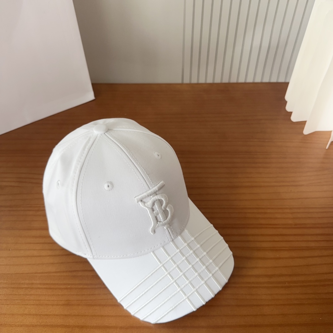 Burberry hat