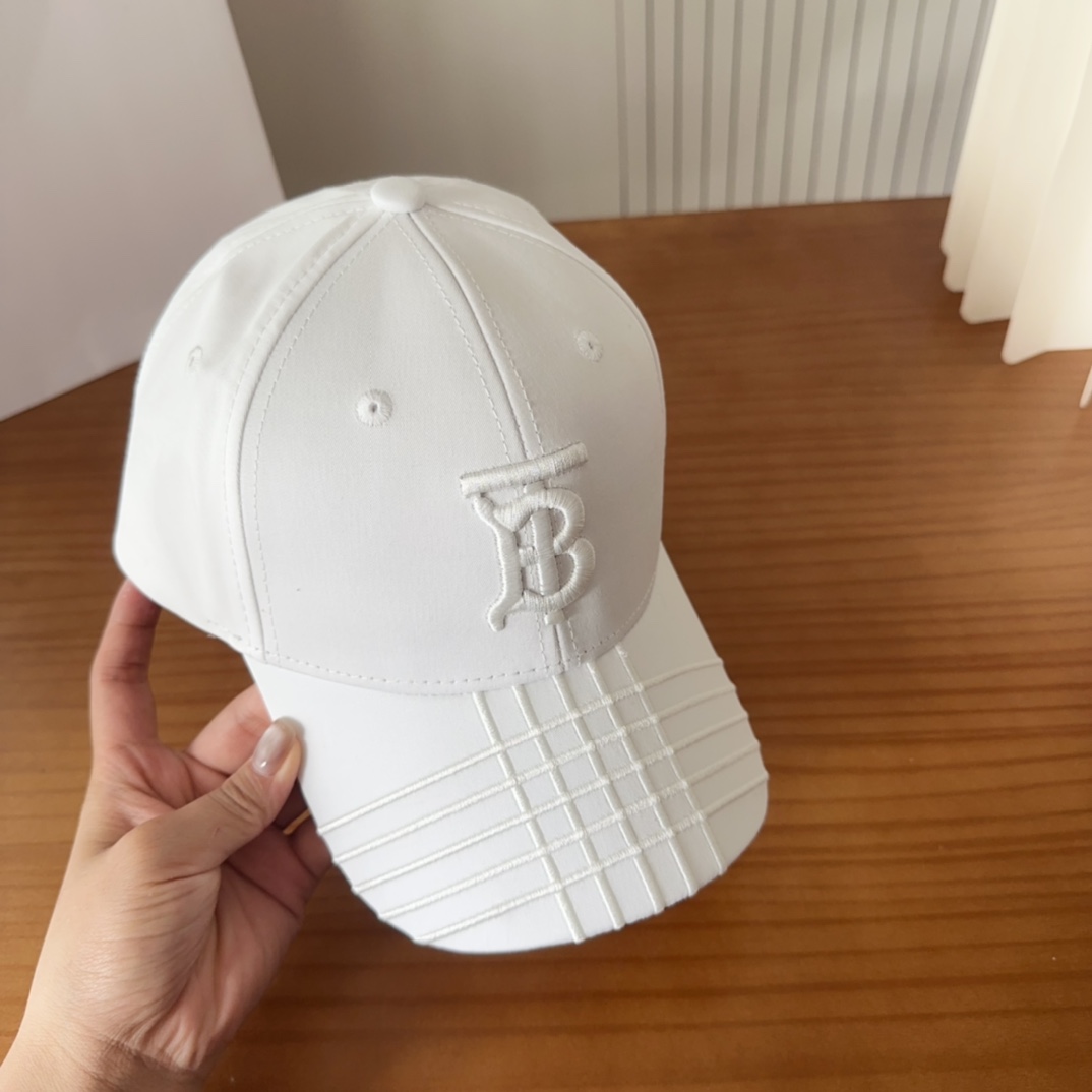 Burberry hat