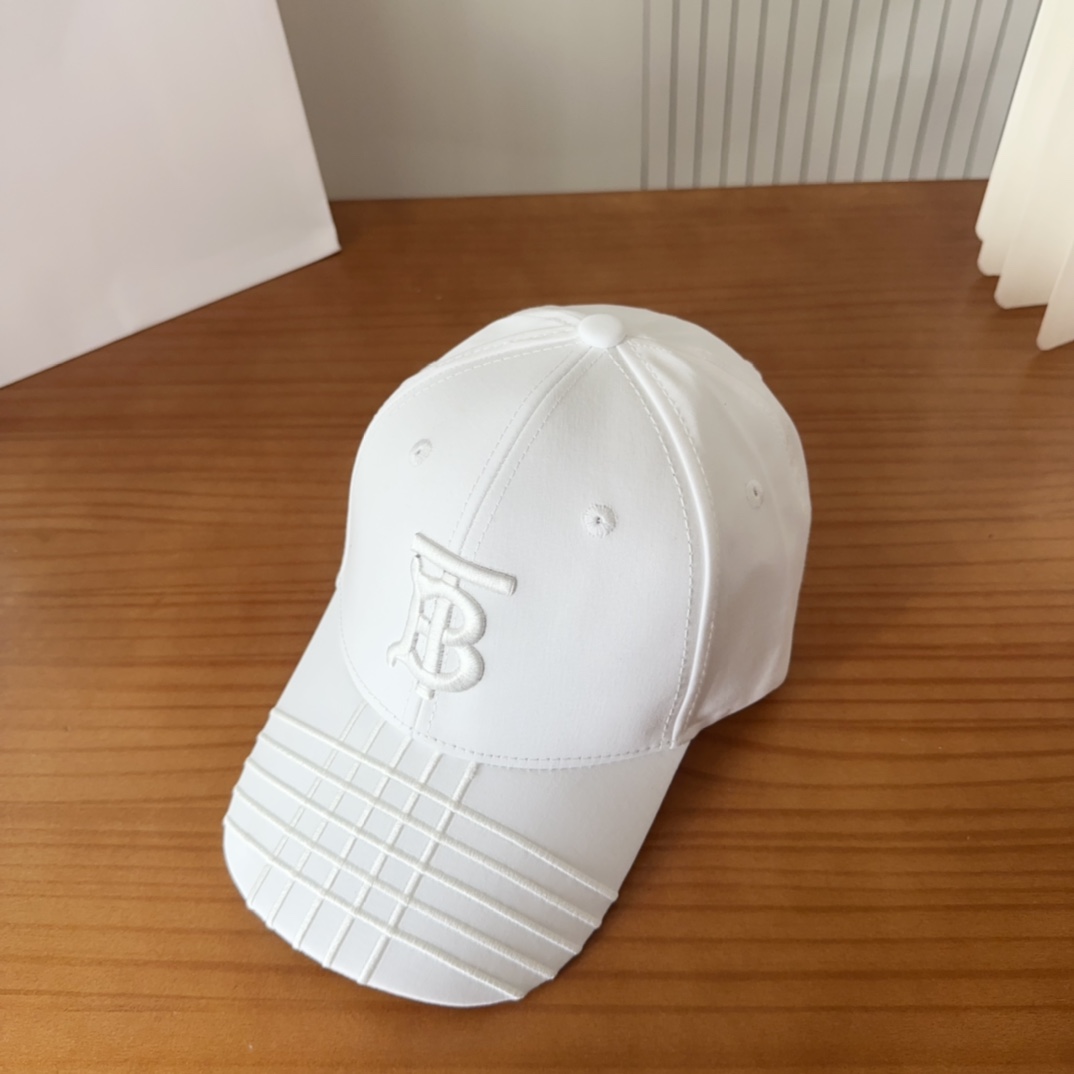 Burberry hat