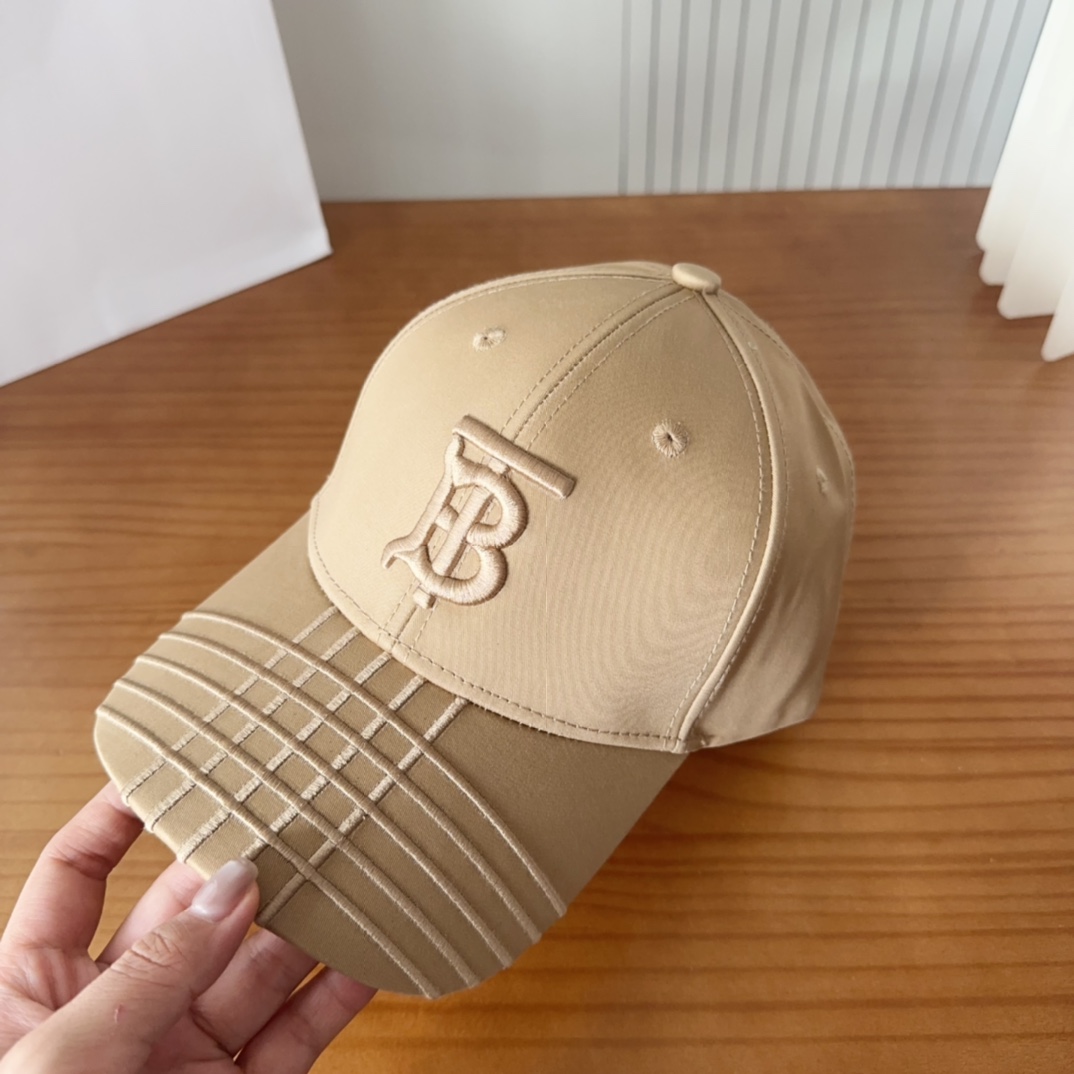 Burberry hat