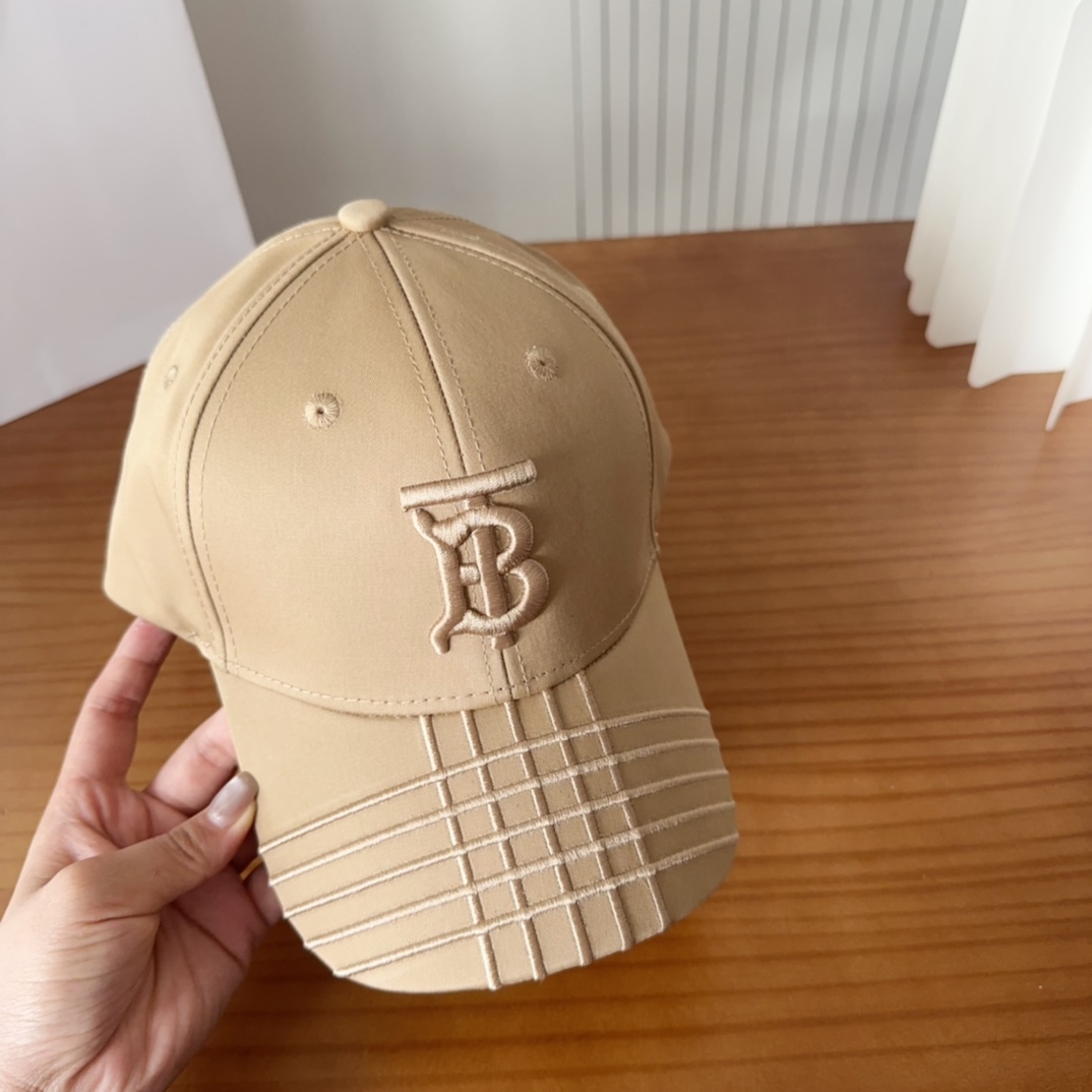 Burberry hat