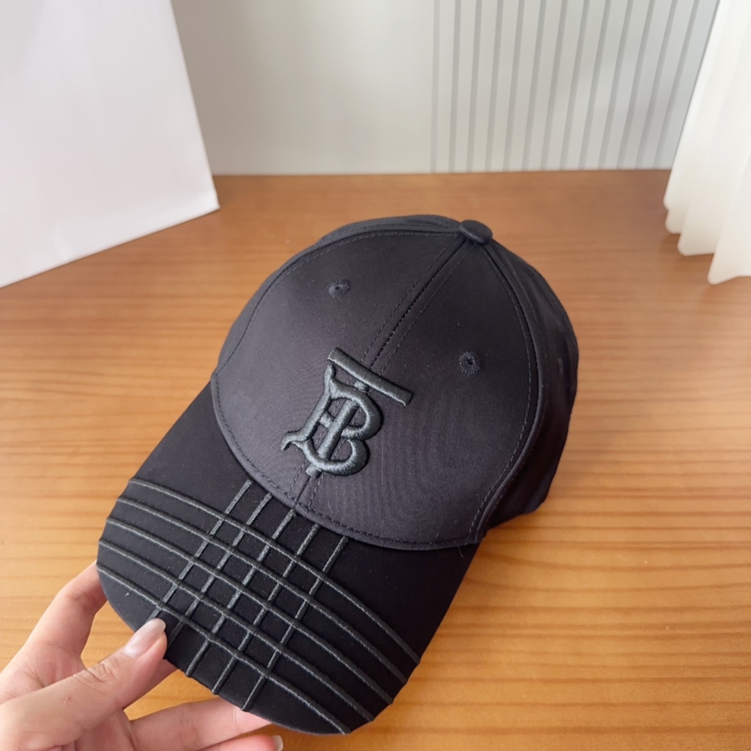 Burberry hat
