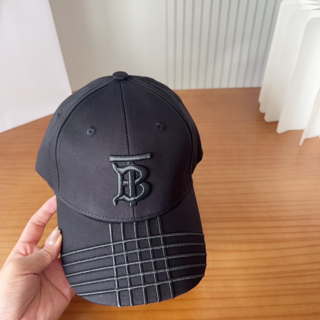 Burberry hat
