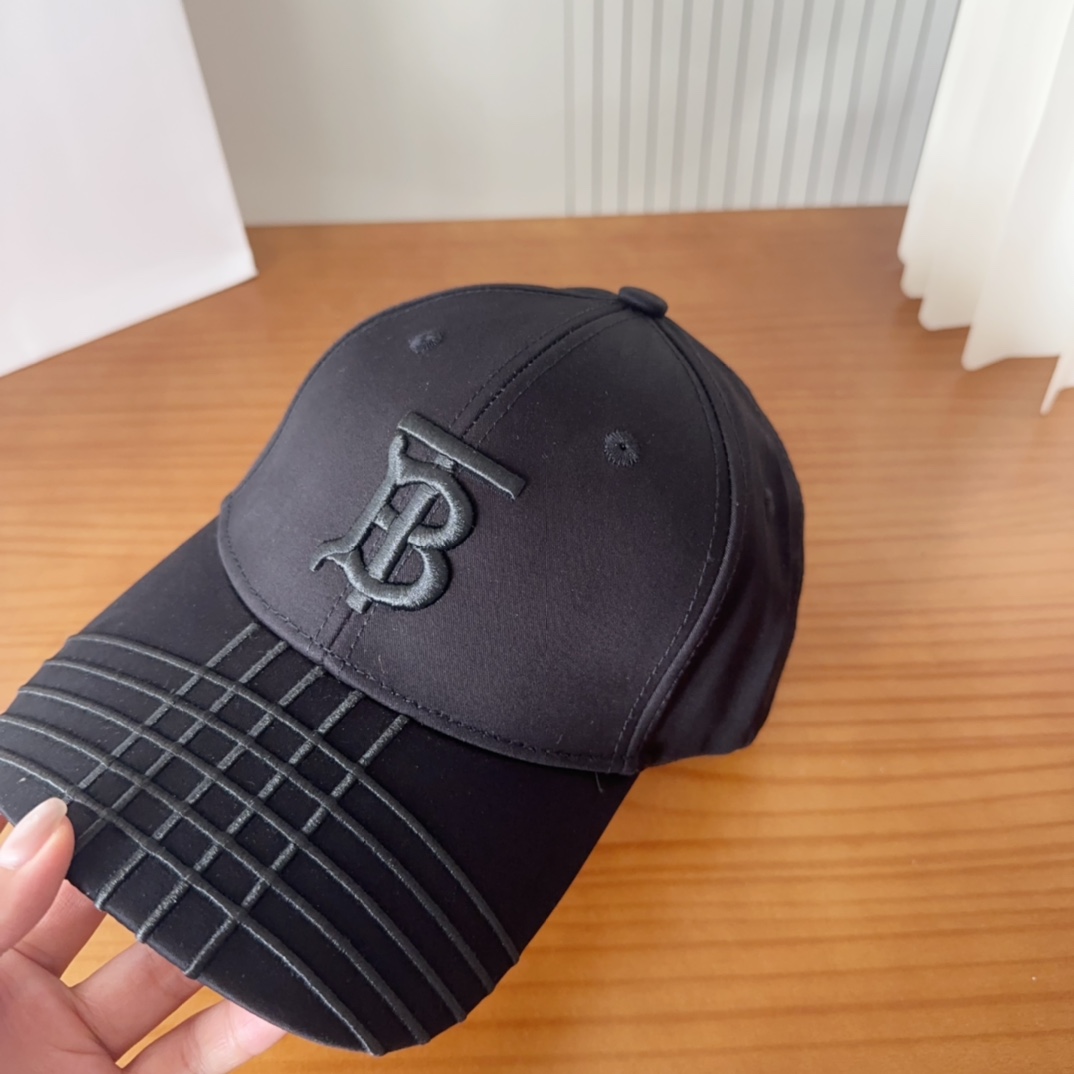 Burberry hat