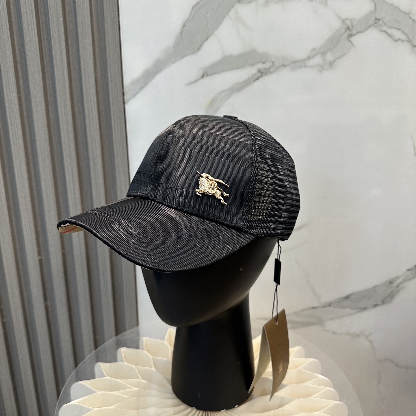 Burberry hat