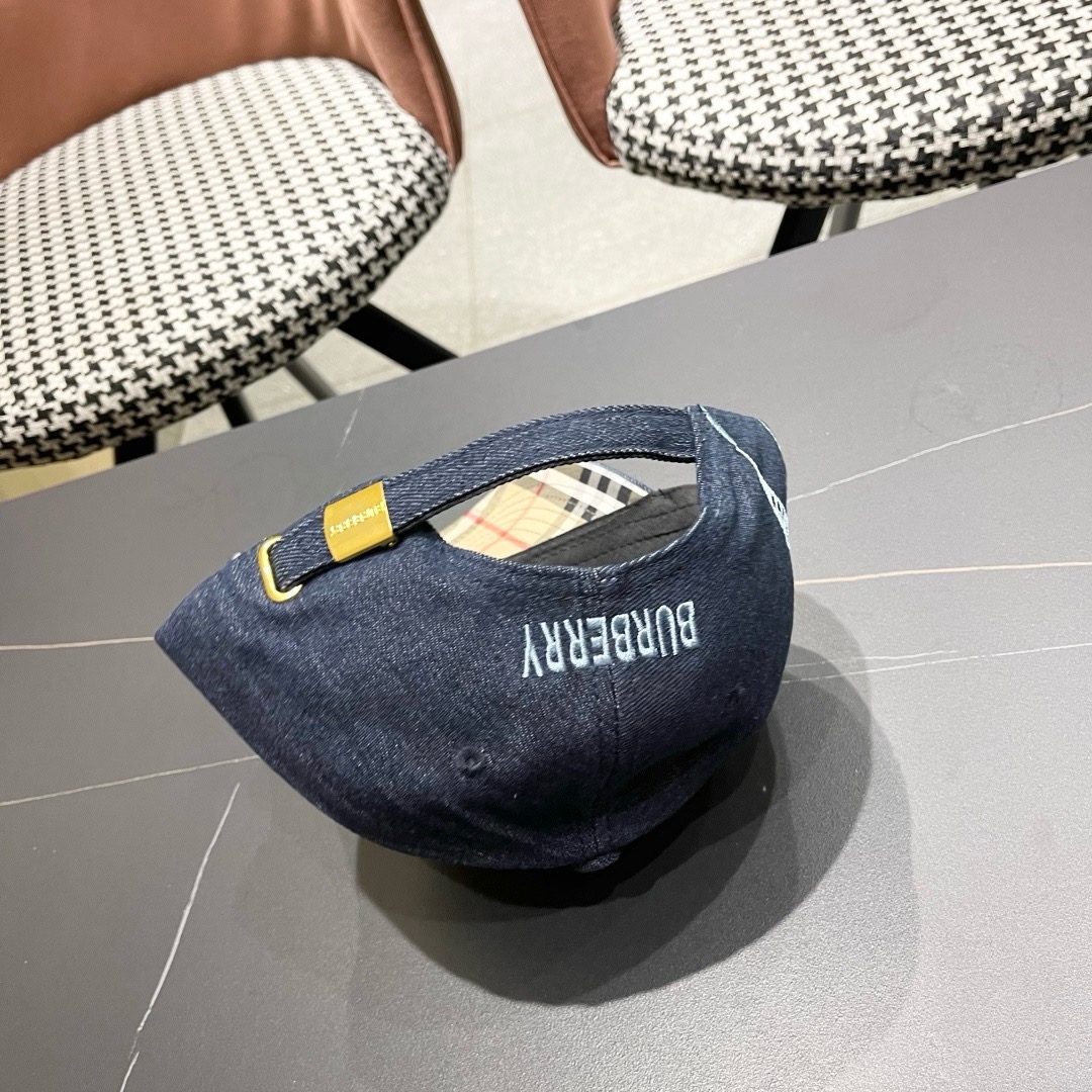 Burberry hat