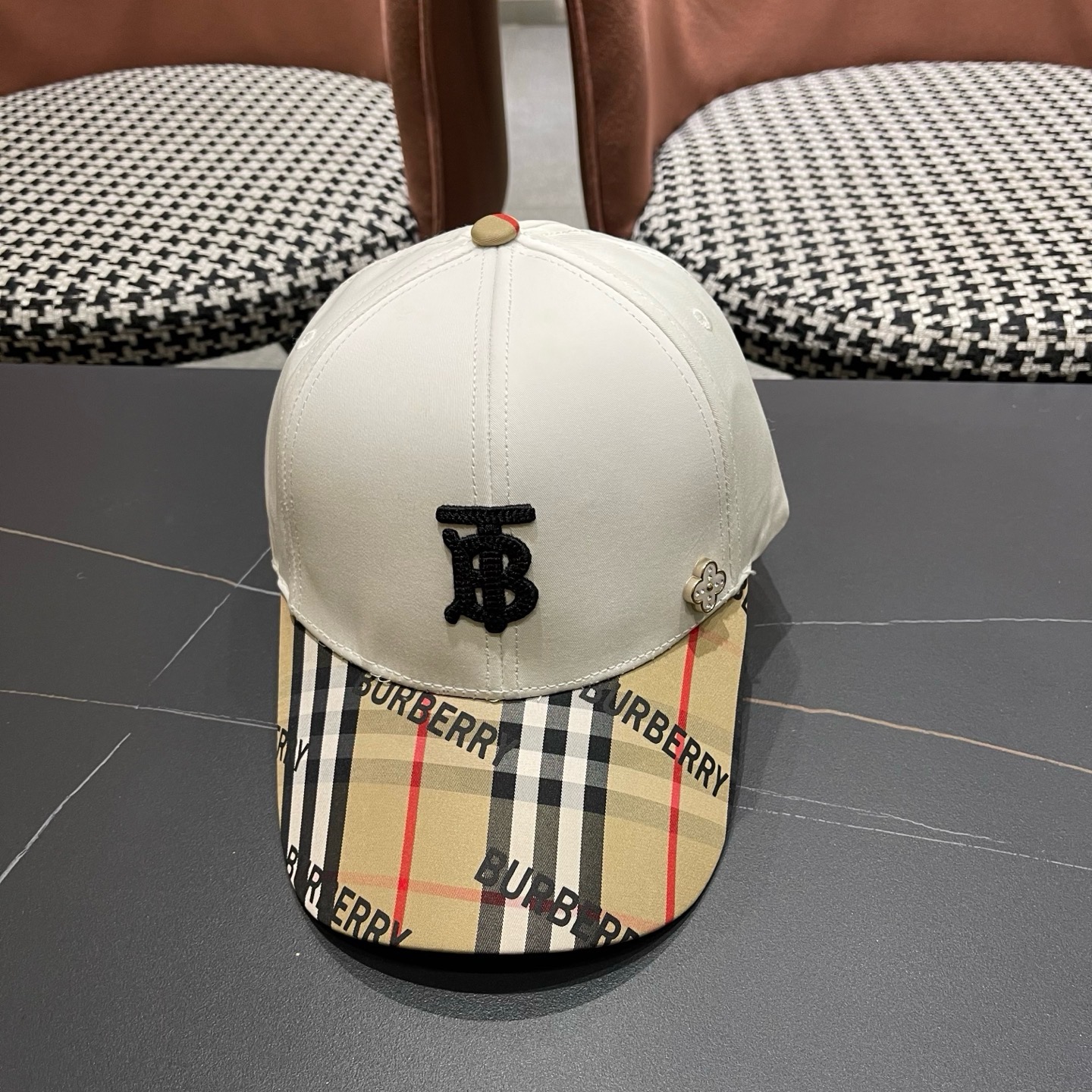 Burberry hat