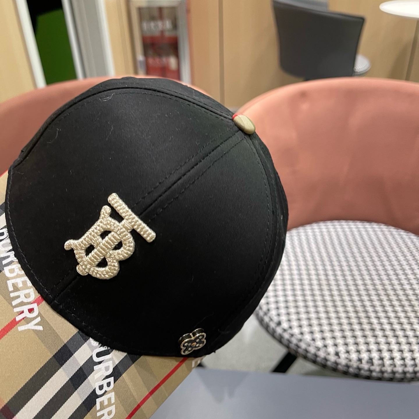 Burberry hat