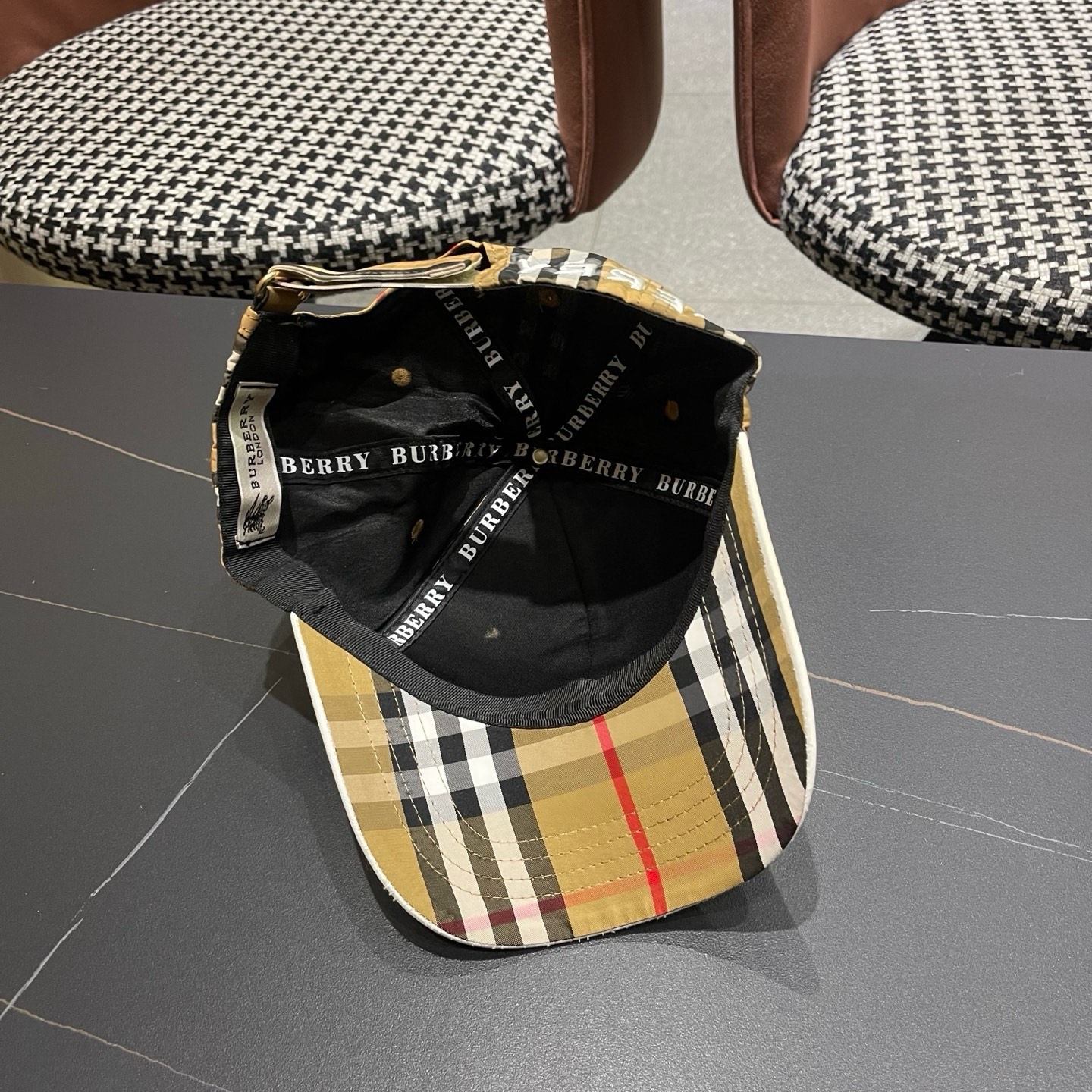 Burberry hat