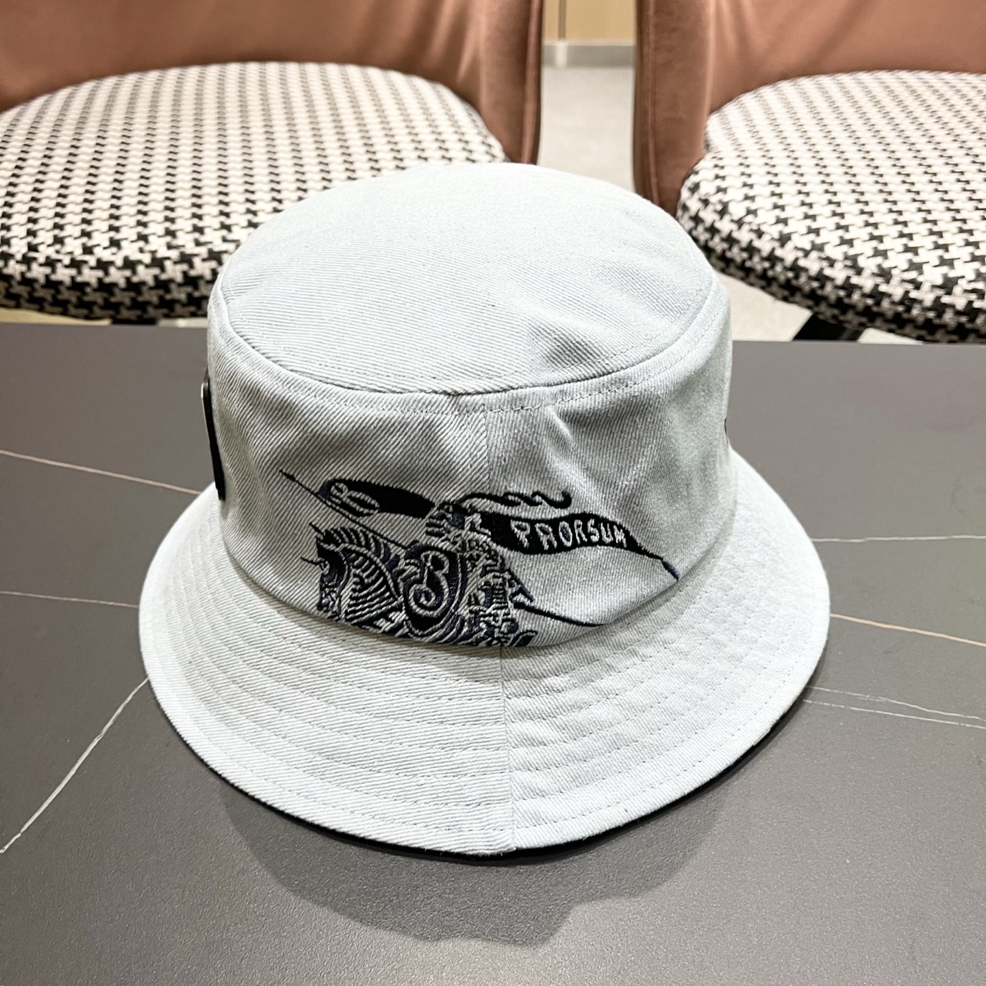 Burberry hat