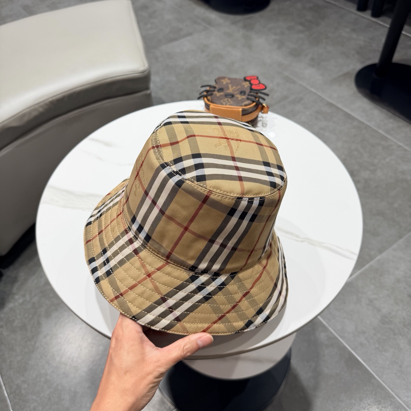 Burberry hat