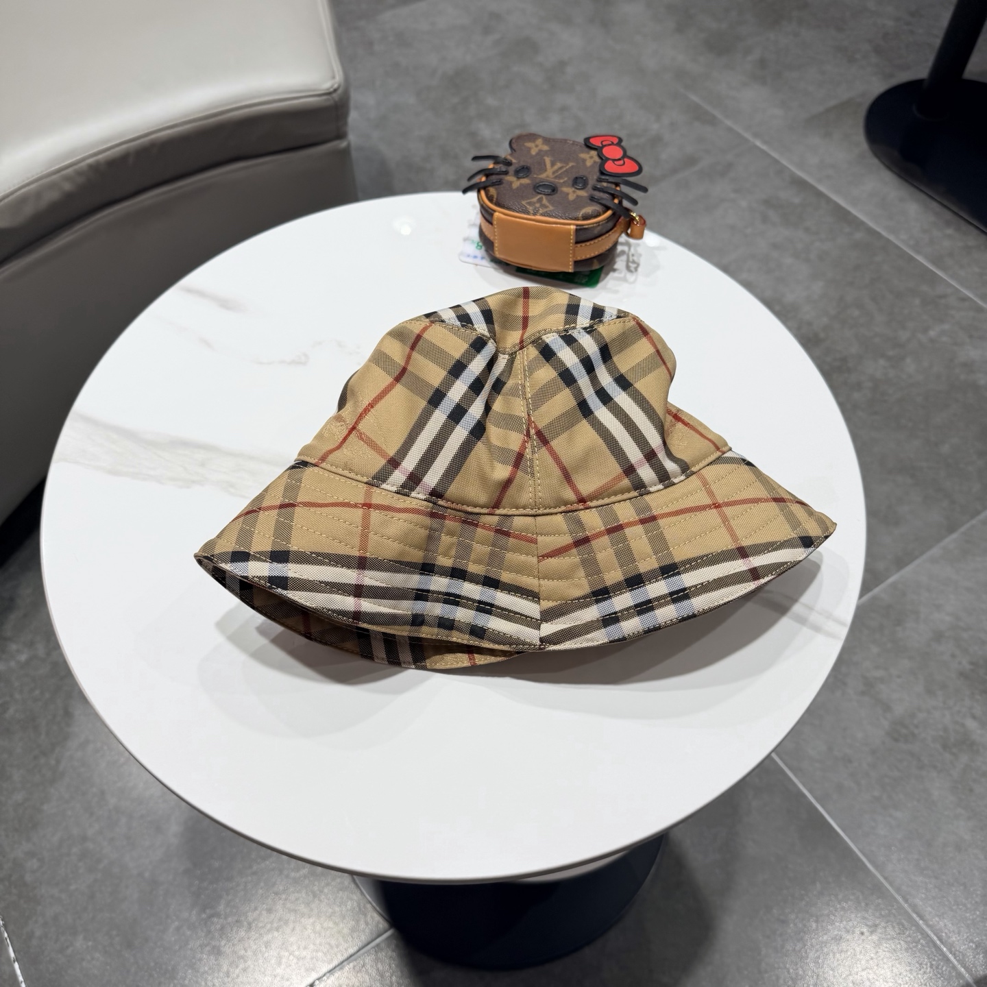 Burberry hat