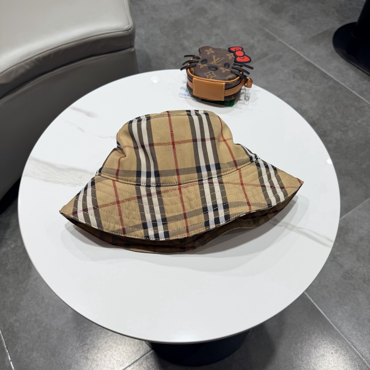Burberry hat