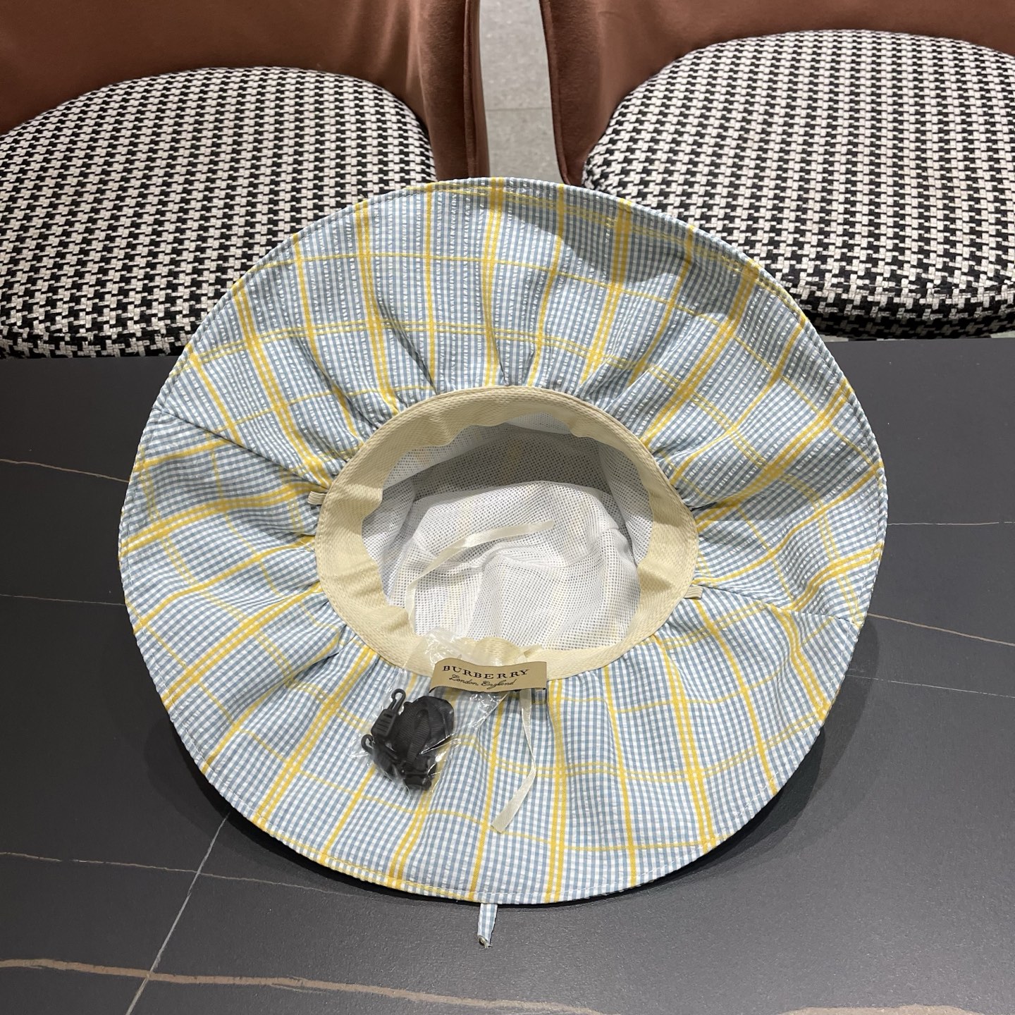 Burberry hat