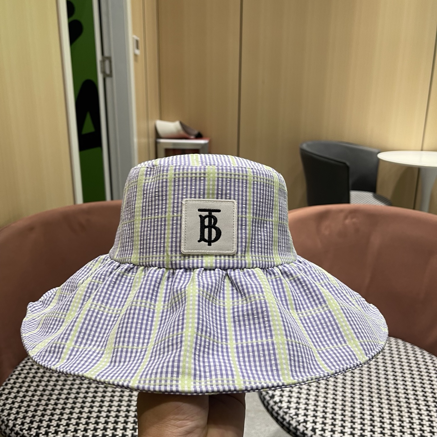 Burberry hat
