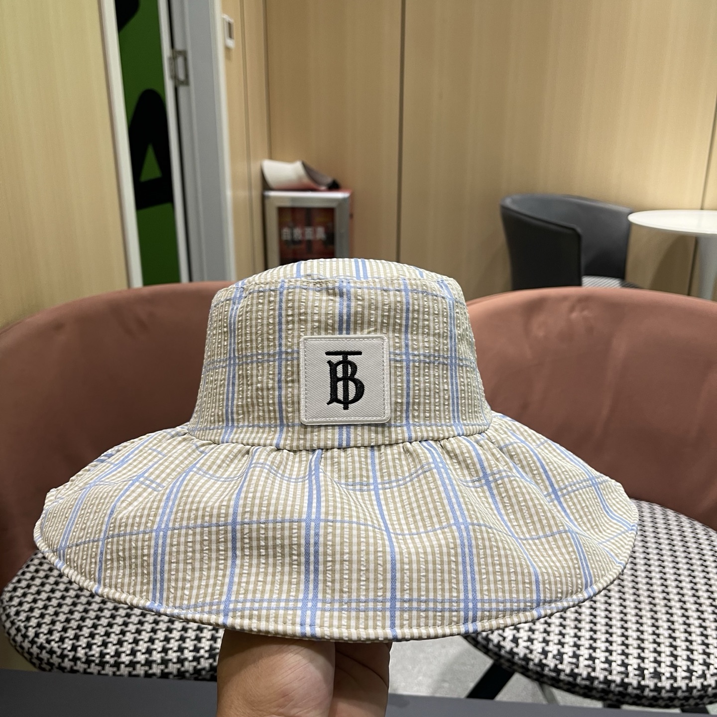 Burberry hat