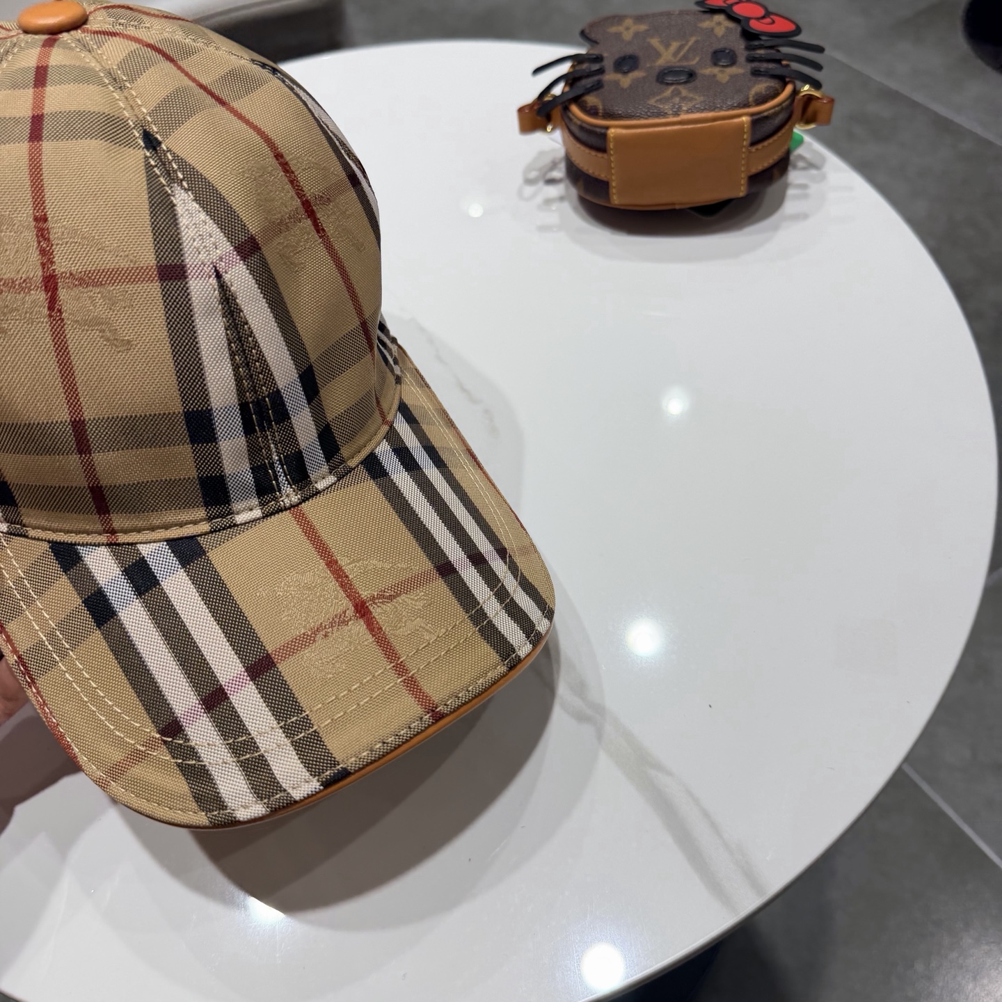 Burberry hat