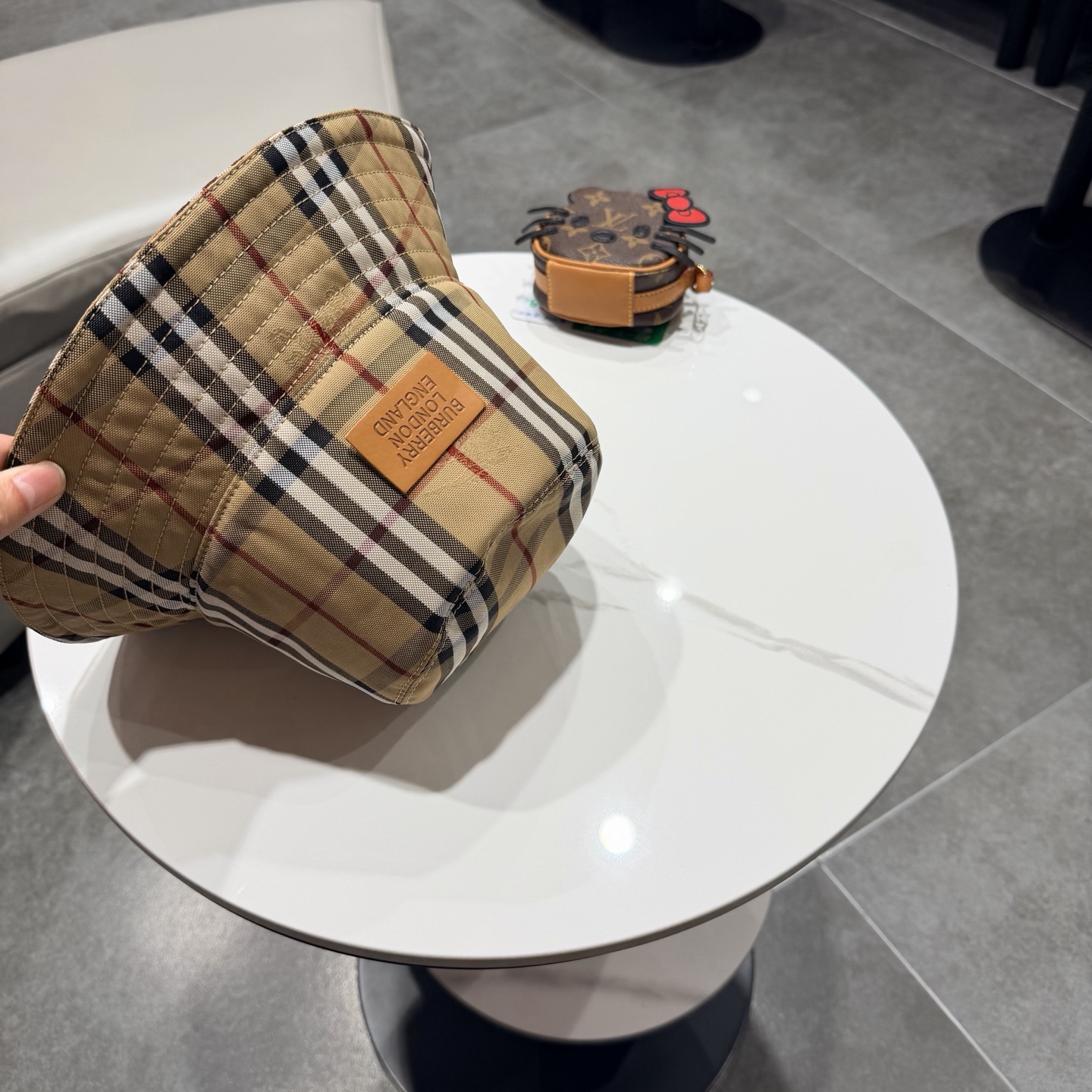Burberry hat