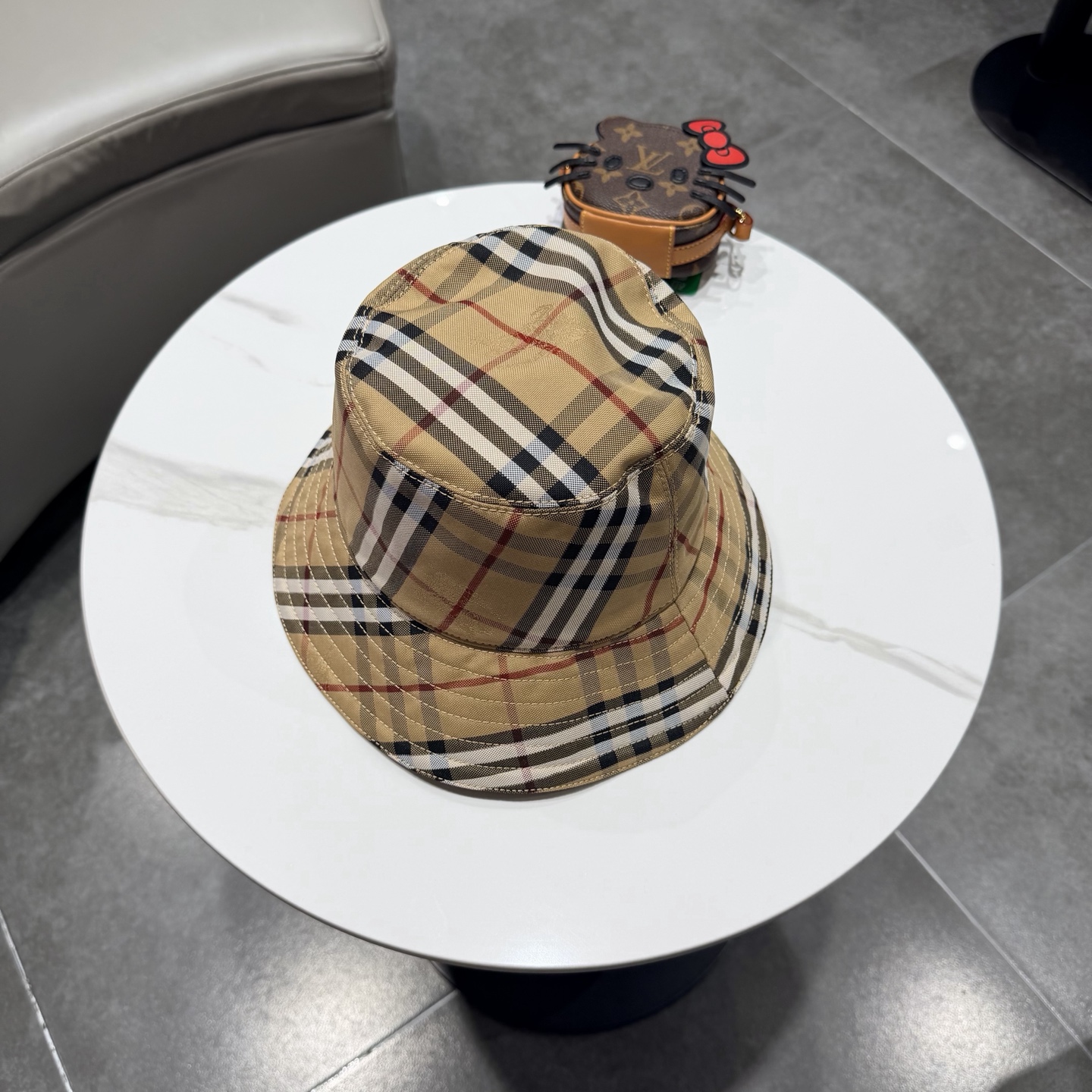 Burberry hat