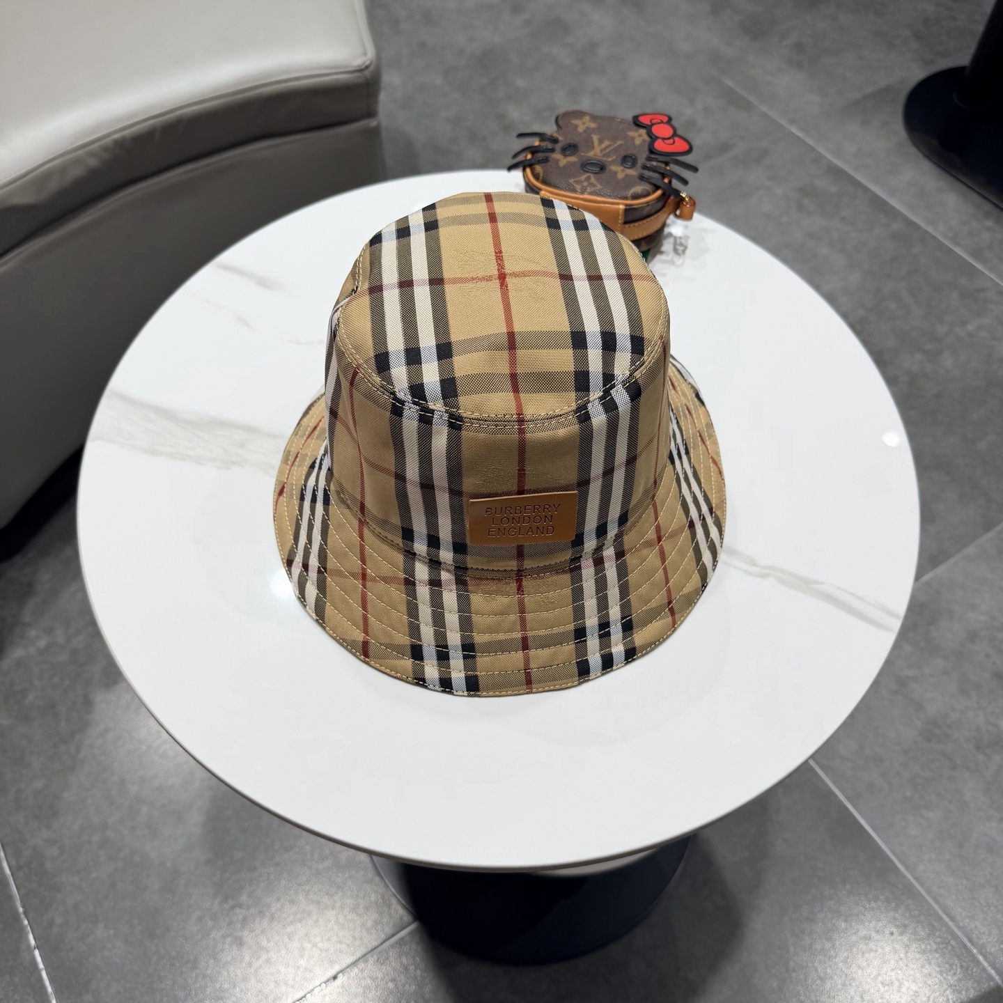 Burberry hat
