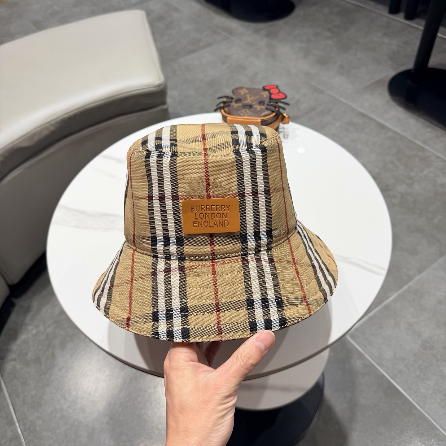 Burberry hat