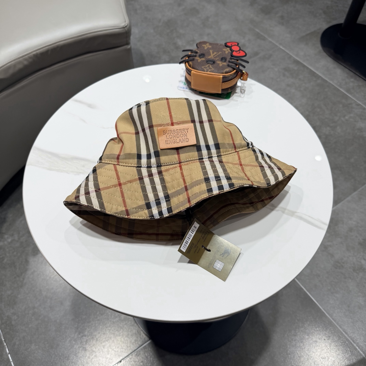 Burberry hat