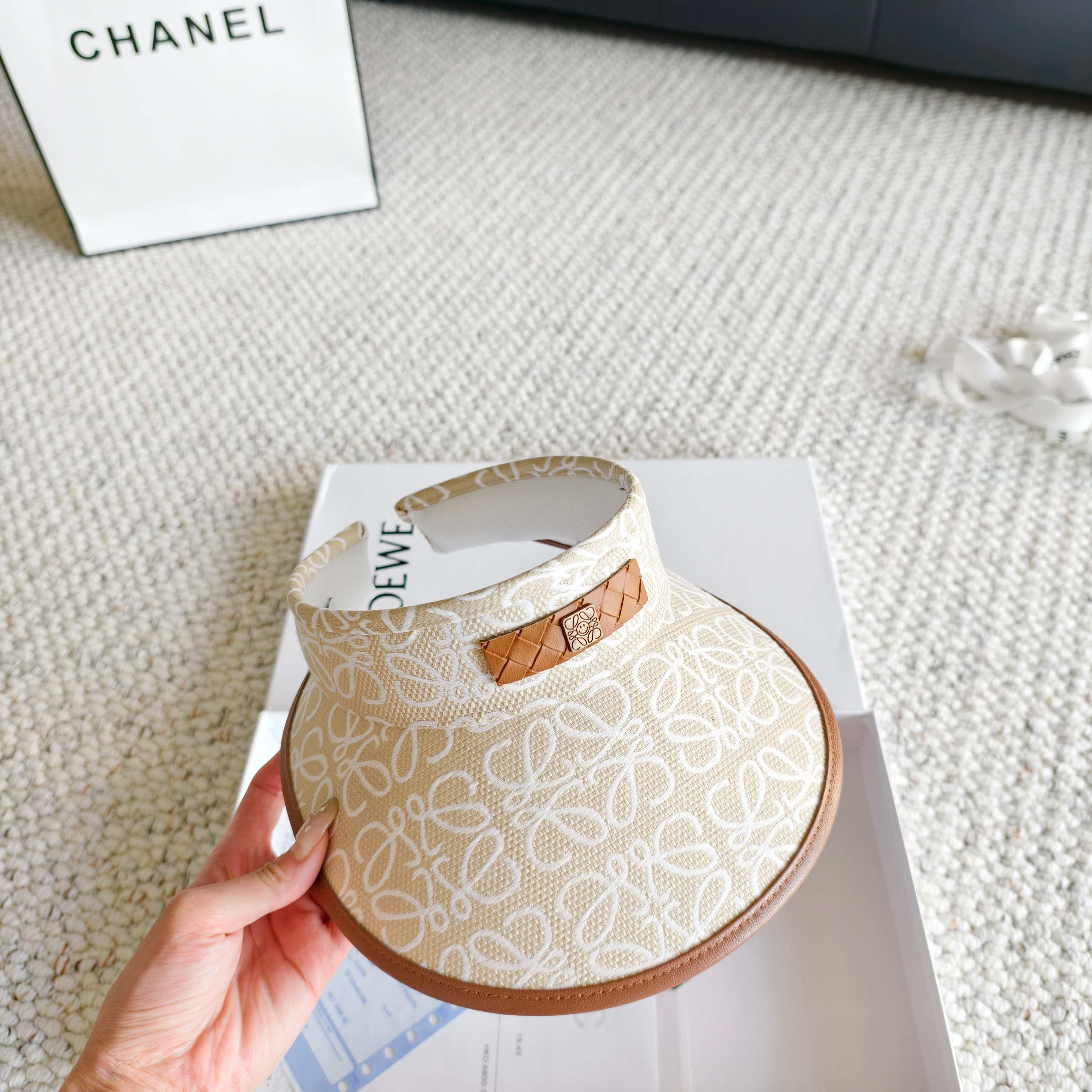Loewe hat
