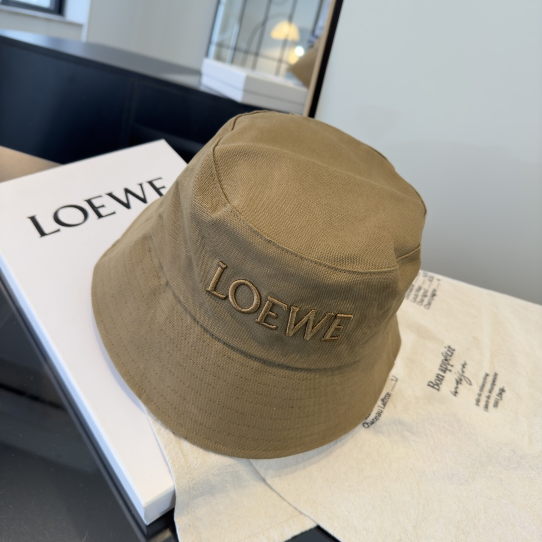 Loewe hat