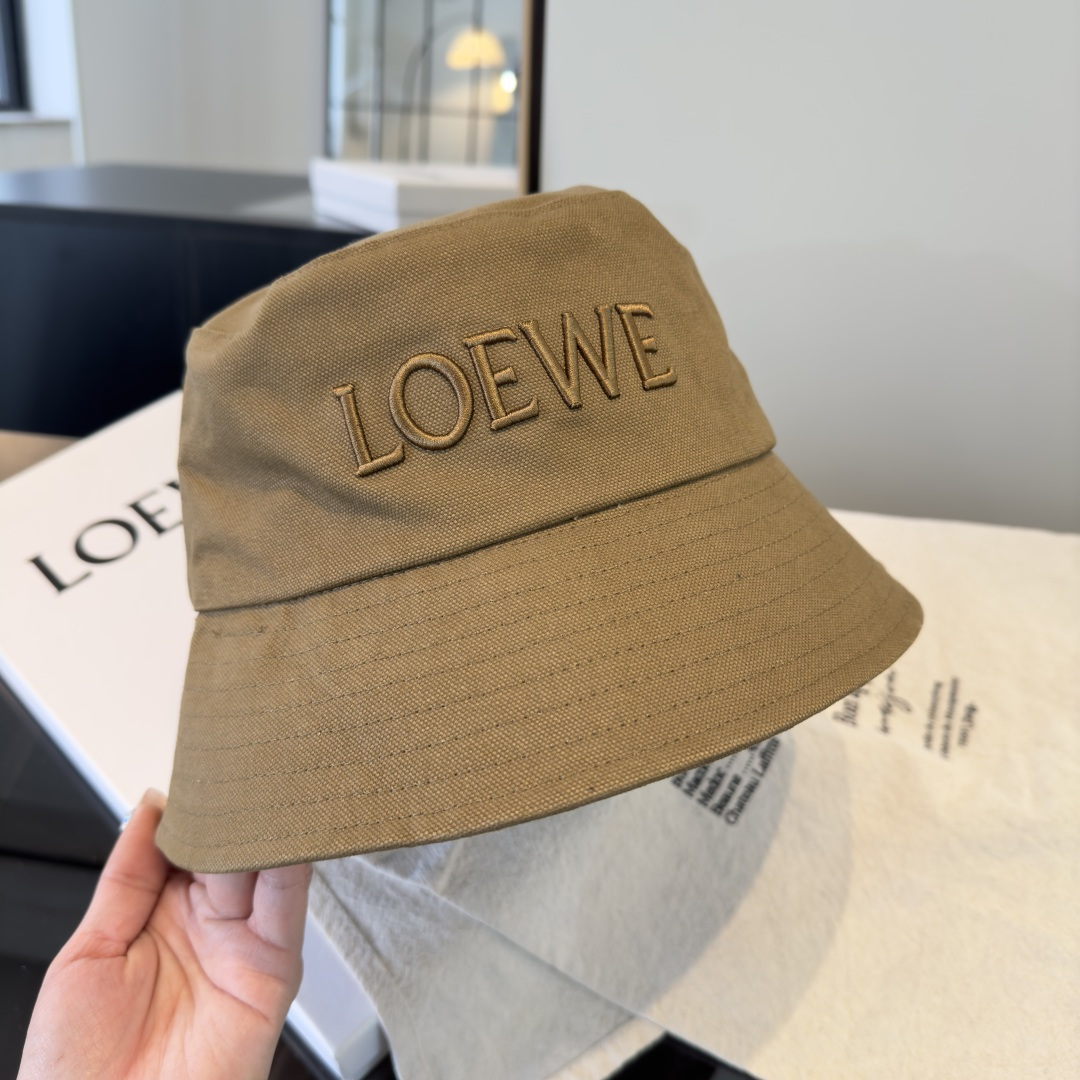Loewe hat