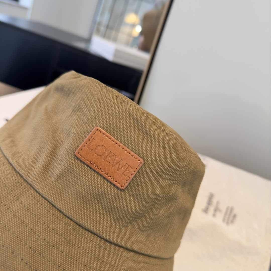 Loewe hat