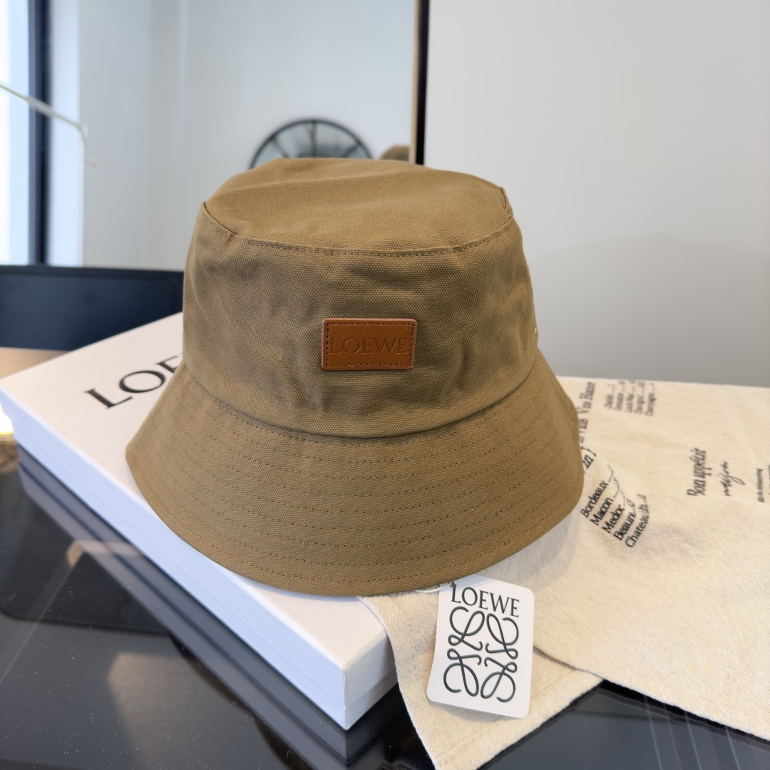 Loewe hat