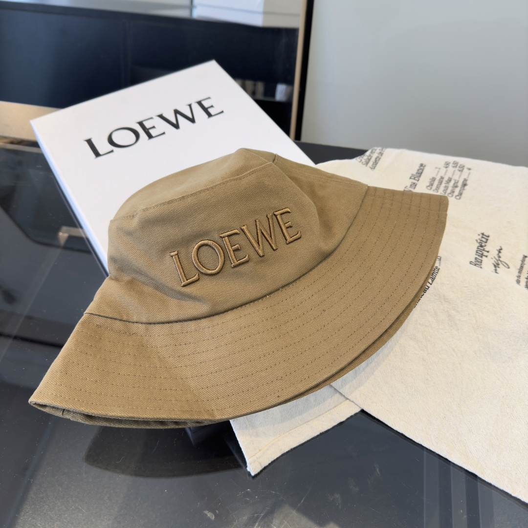 Loewe hat