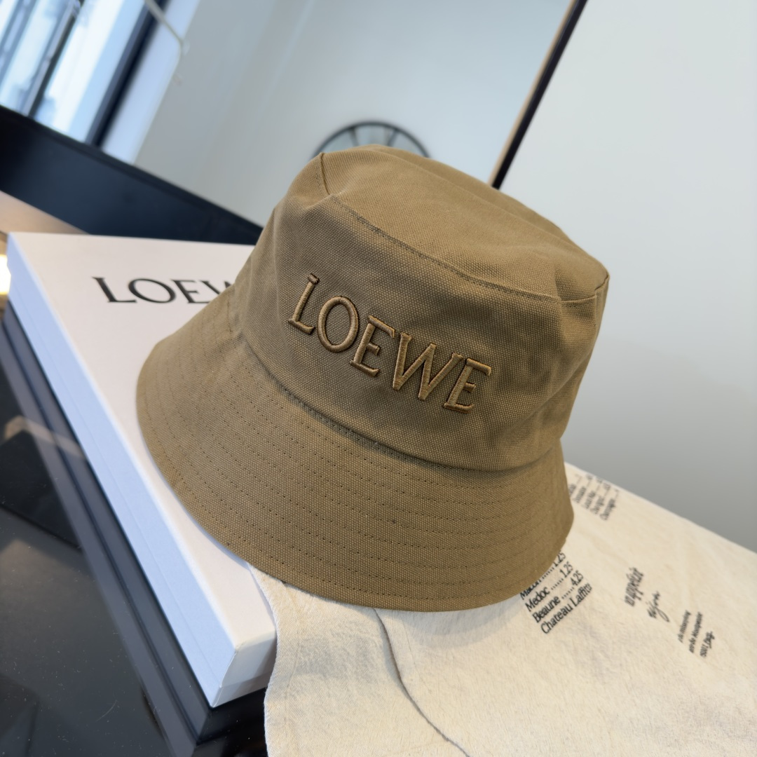 Loewe hat