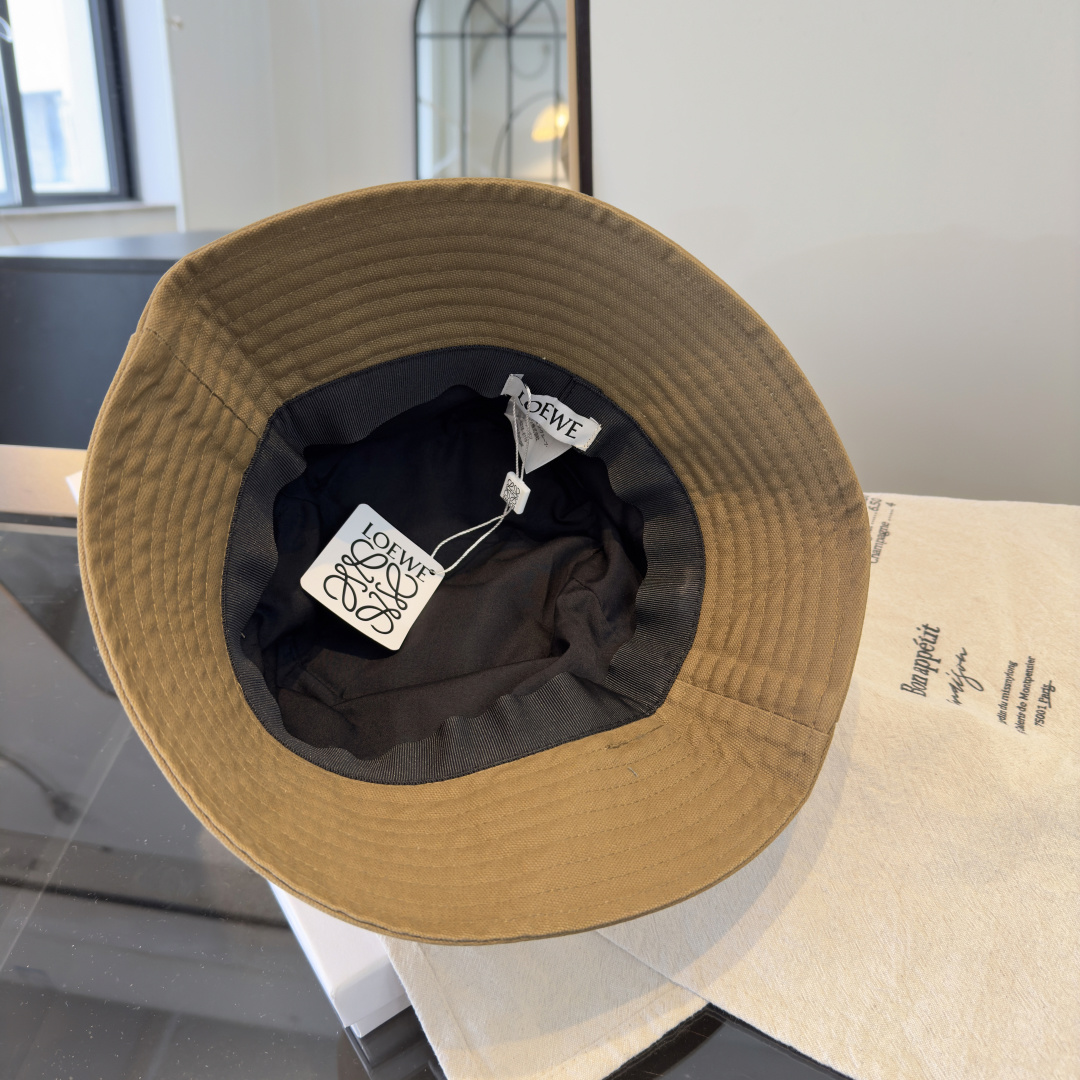 Loewe hat