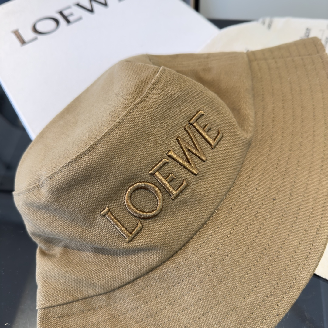Loewe hat