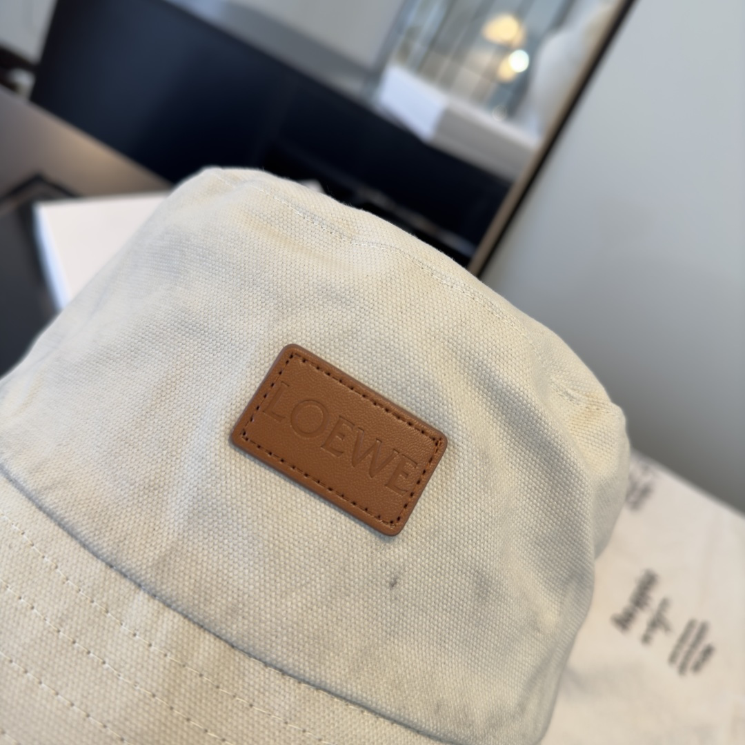 Loewe hat