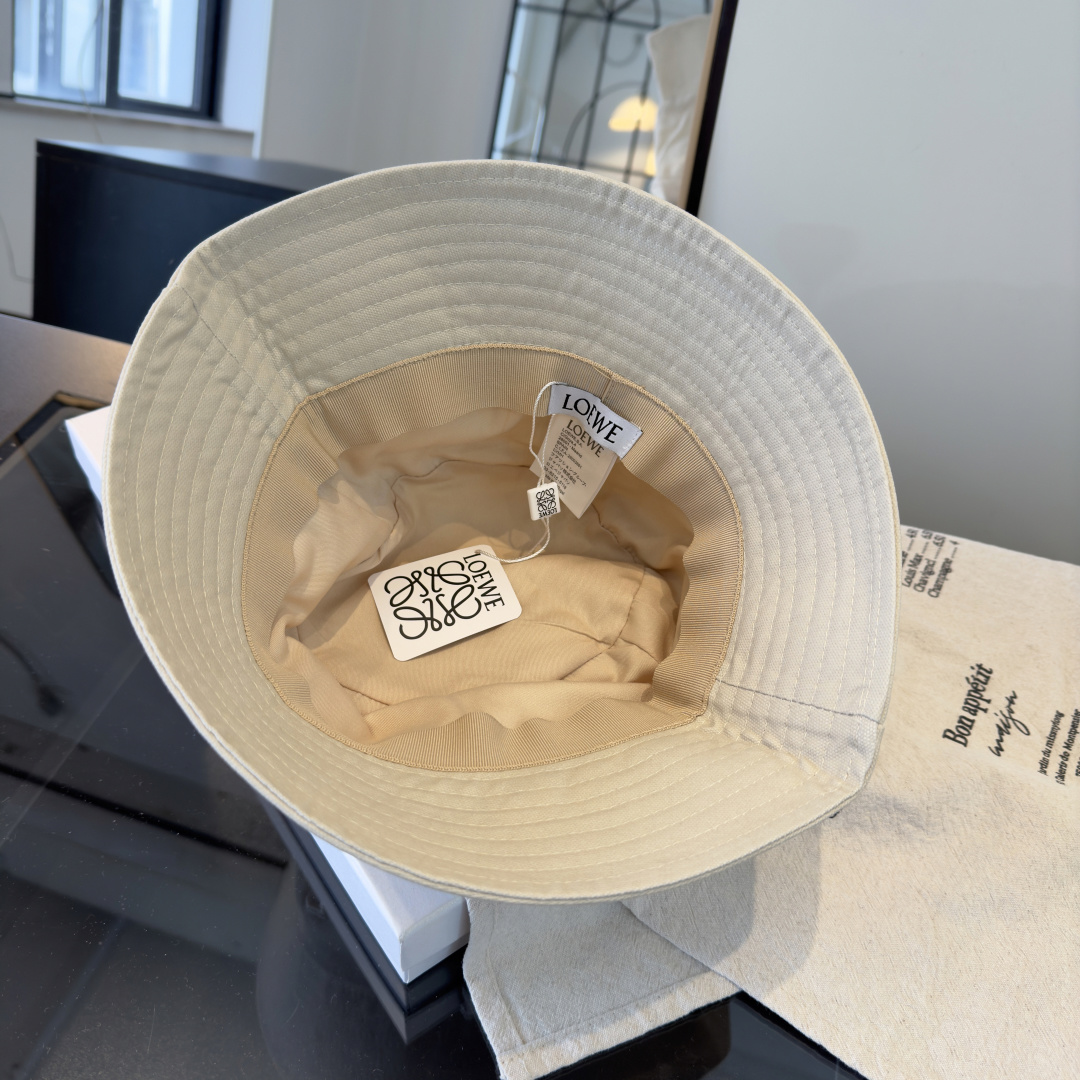 Loewe hat