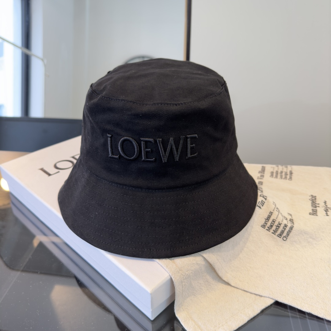 Loewe hat