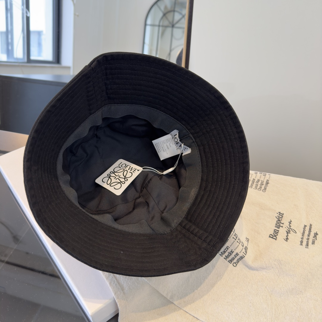 Loewe hat