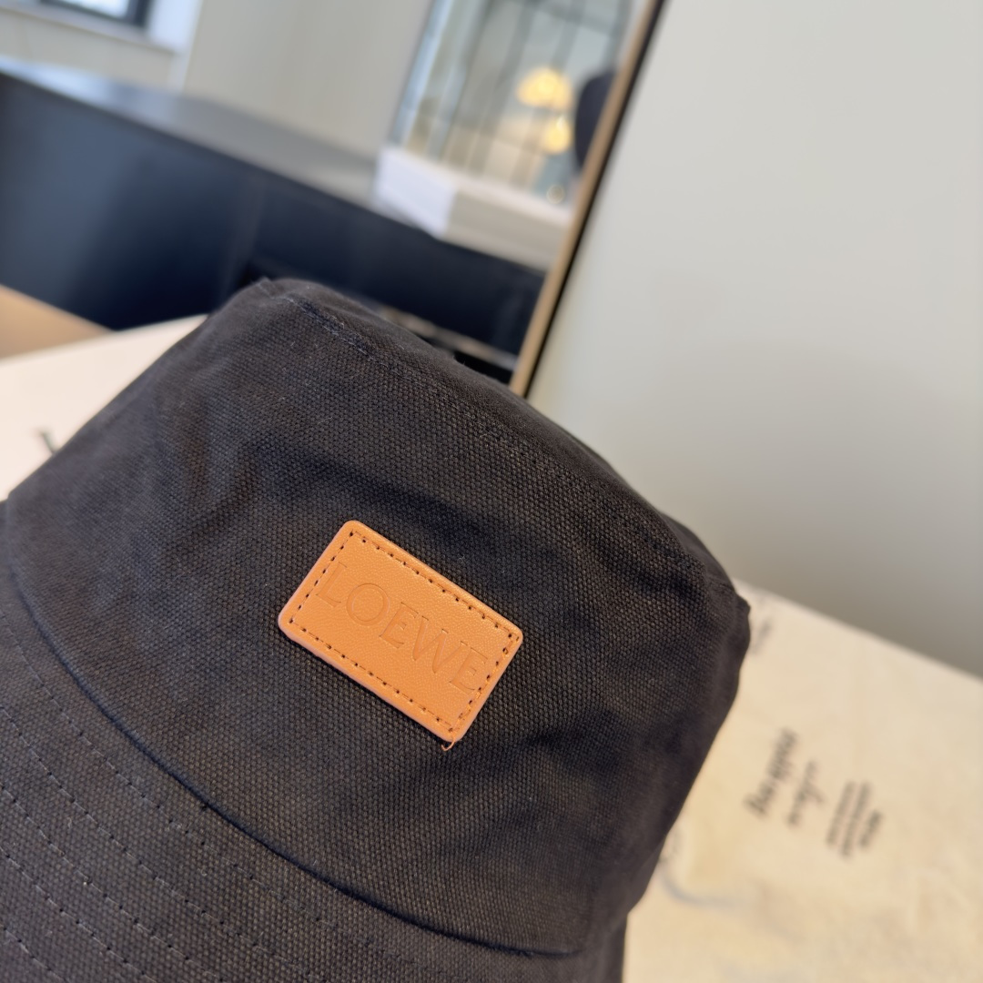 Loewe hat