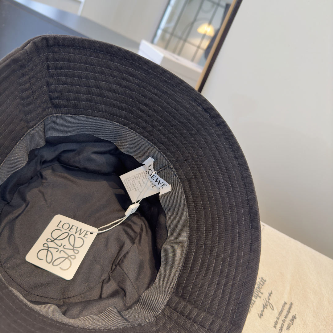 Loewe hat