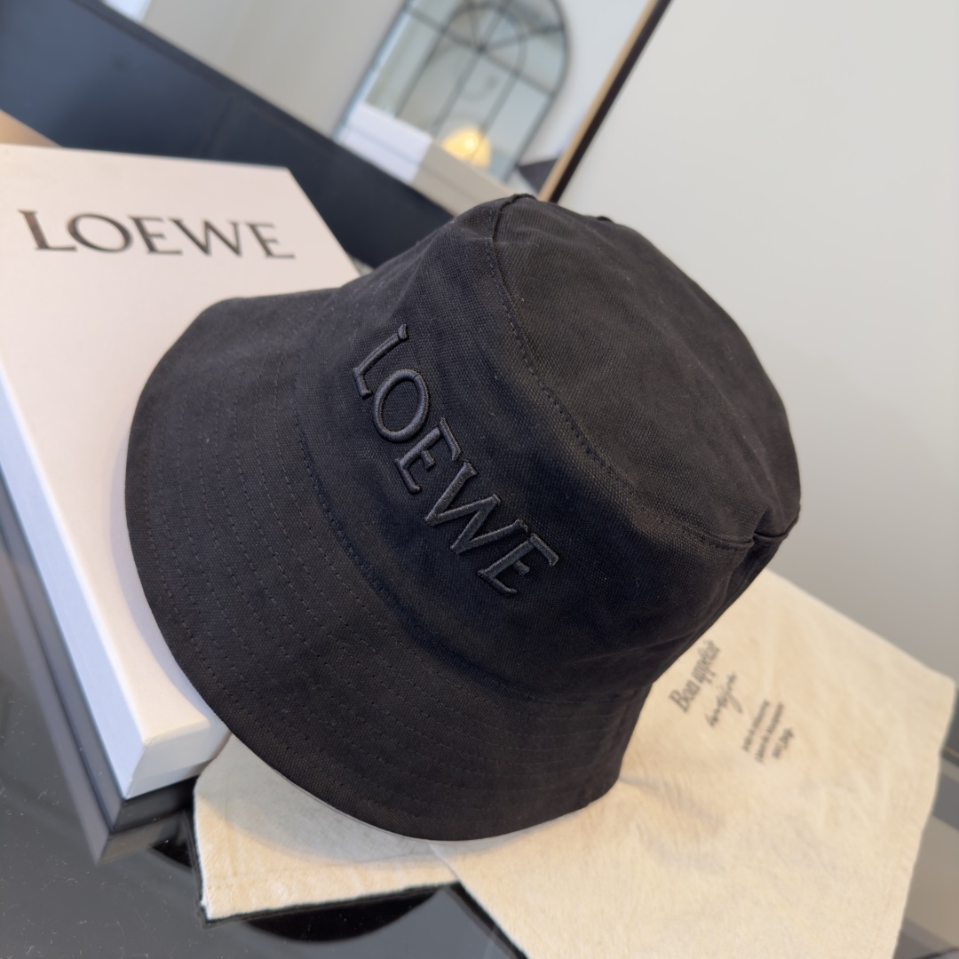 Loewe hat