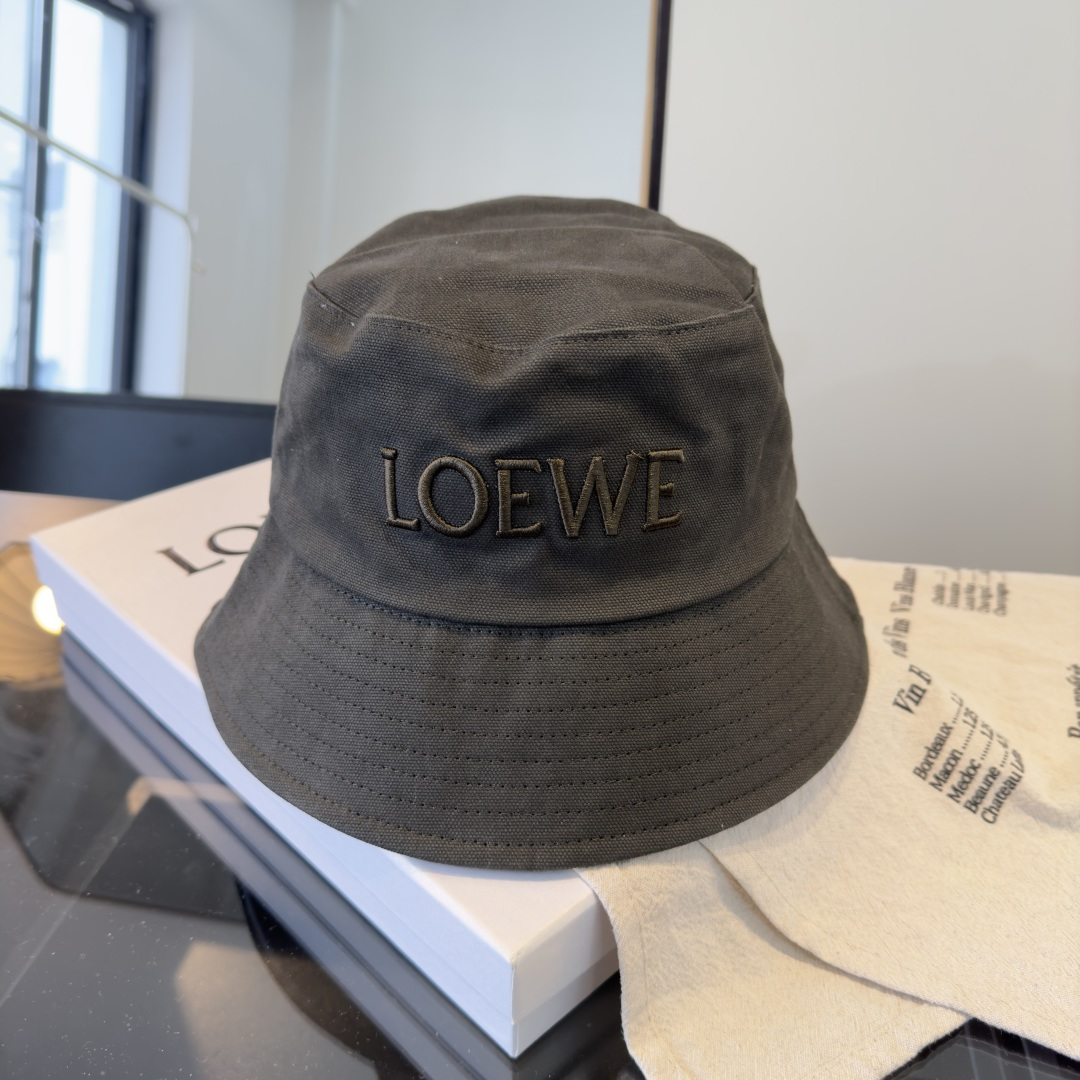 Loewe hat