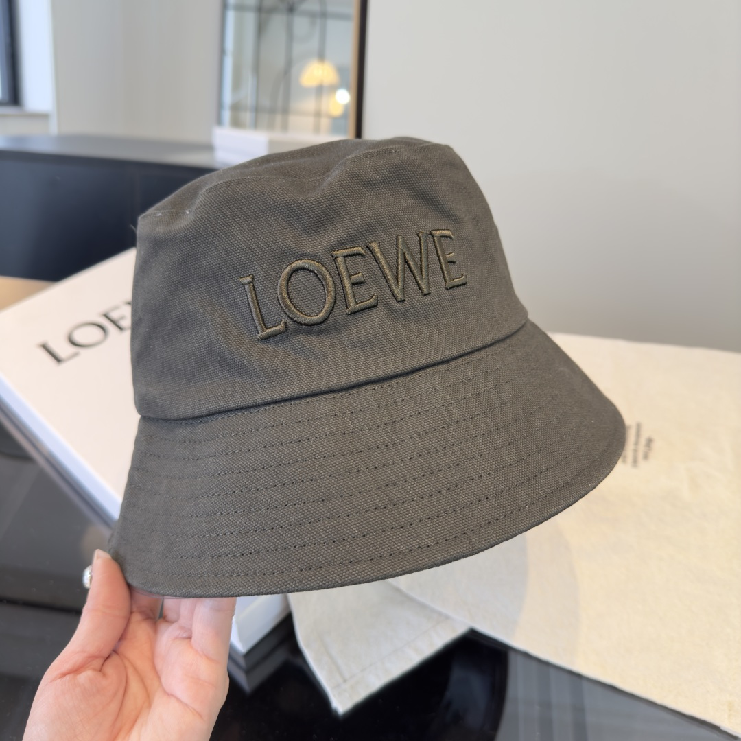 Loewe hat